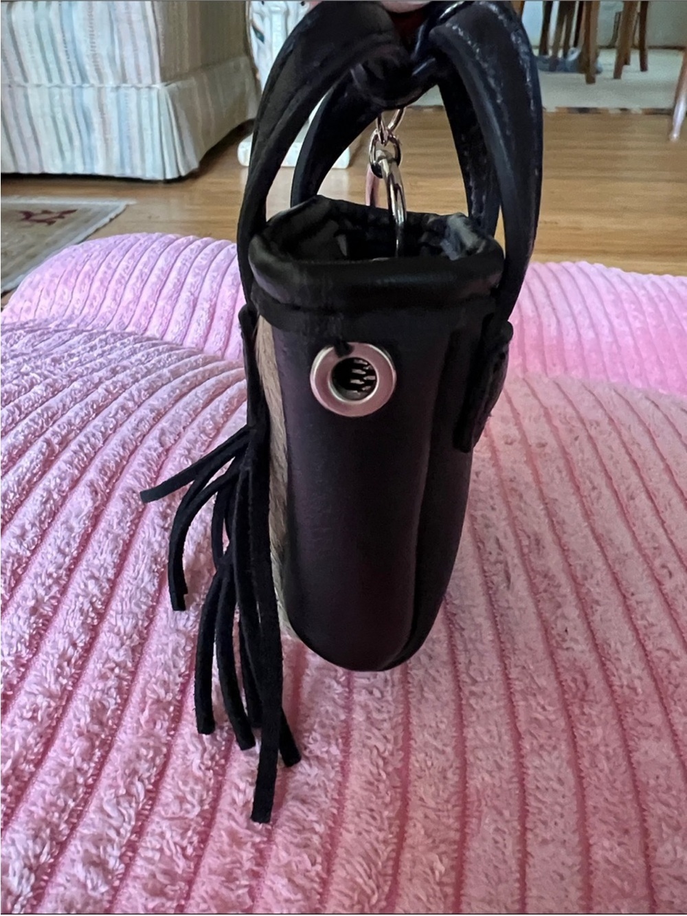 Wrangler Cowhide Mini Fringe Tote Bag Keychain - Picture 9 of 12